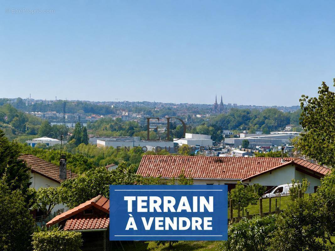 Terrain à LAHONCE