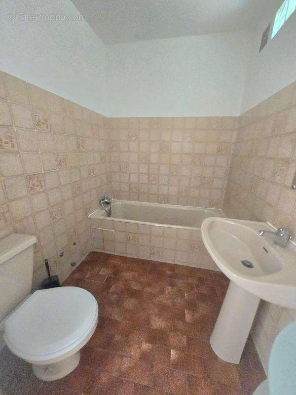 Marignane – Appartement/Studio rénové avec jardin, balcon et accès direct au sous-sol privatif de 32,70 m² ! - photo 9