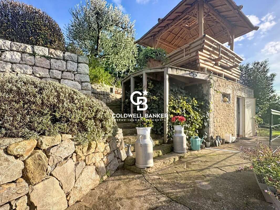 Maison à LES ADRETS-DE-L&#039;ESTEREL