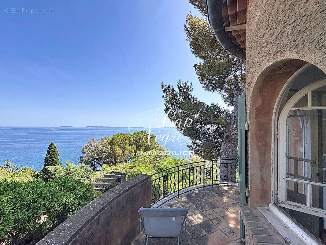 Charmante villa d'epoque avec vue mer panoramique - photo 4