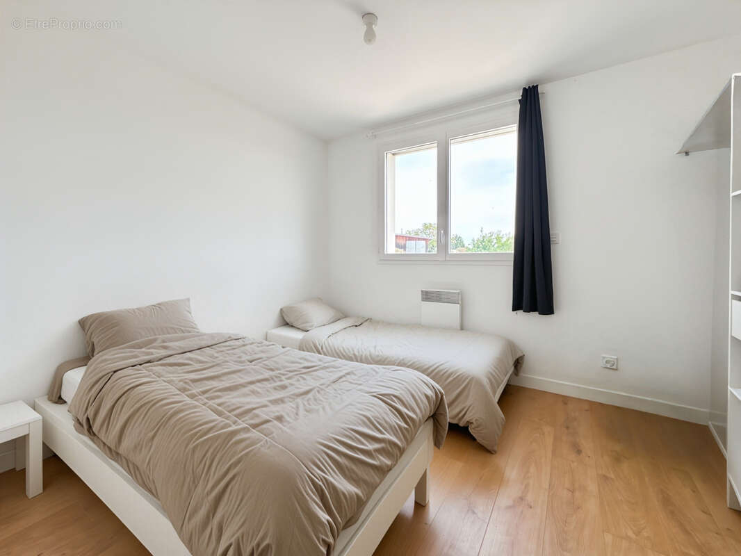 À vendre   Maison lumineuse avec jardin à Saint-Jean-de-Thurigneux - photo 8