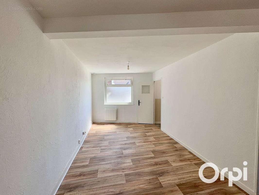 Appartement à COULOGNE