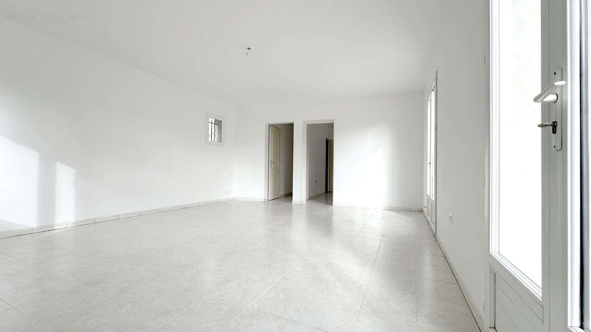 SOUS COMPROMIS Maison Aix En Provence 4 pièce(s) 90 m2 - photo 4
