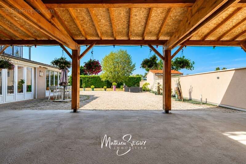 Maison à vendre 6 pièces SAINT ANDRE LE PUY avec grand terrain (42) - photo 10
