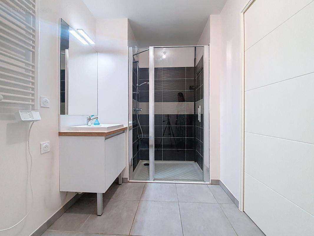 Appartement à SIMANDRES