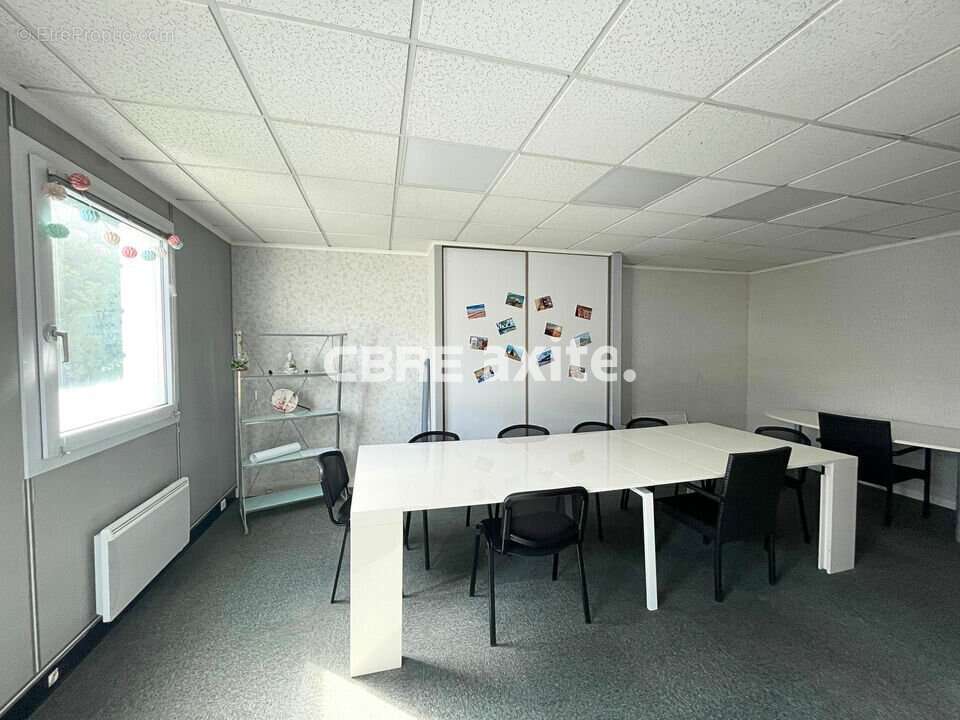 Commerce 91 m² à Meythet  - photo 3