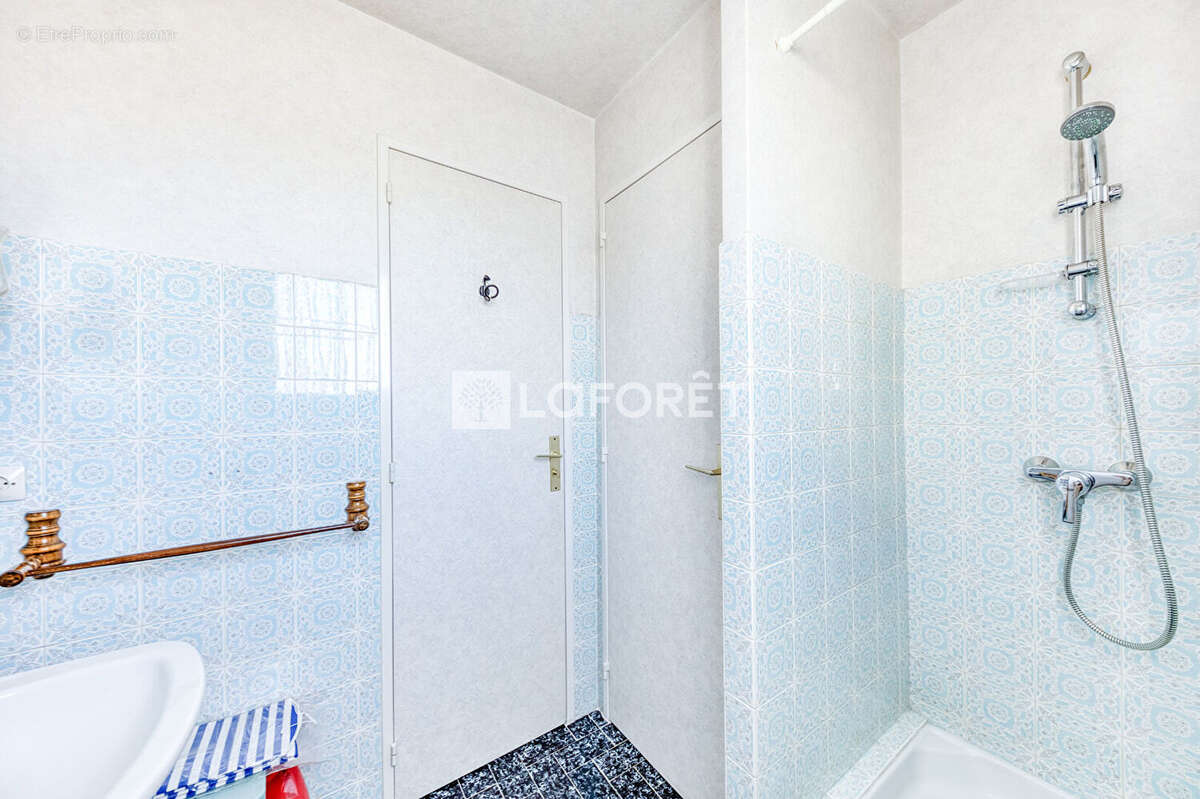 Maison Pontault Combault 5 pièce(s) 107.60m2 - photo 11