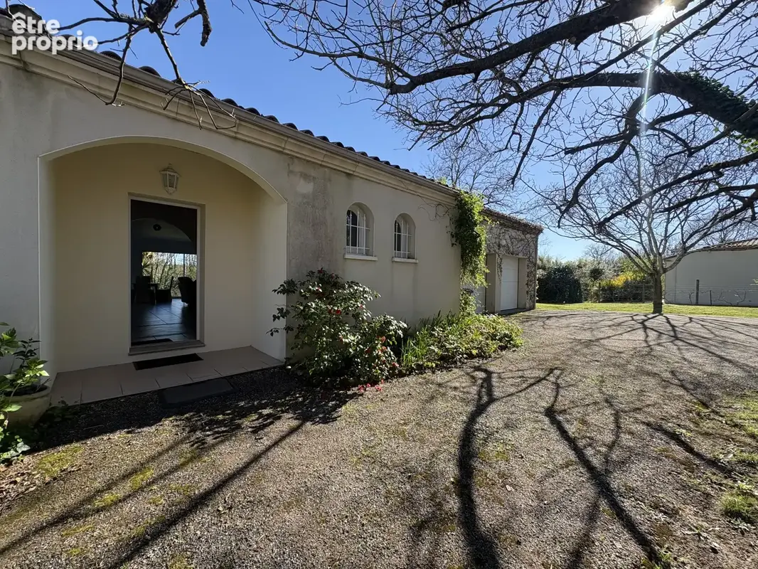 Superbe villa de 220 m2 avec accès direct au Lot - photo 2