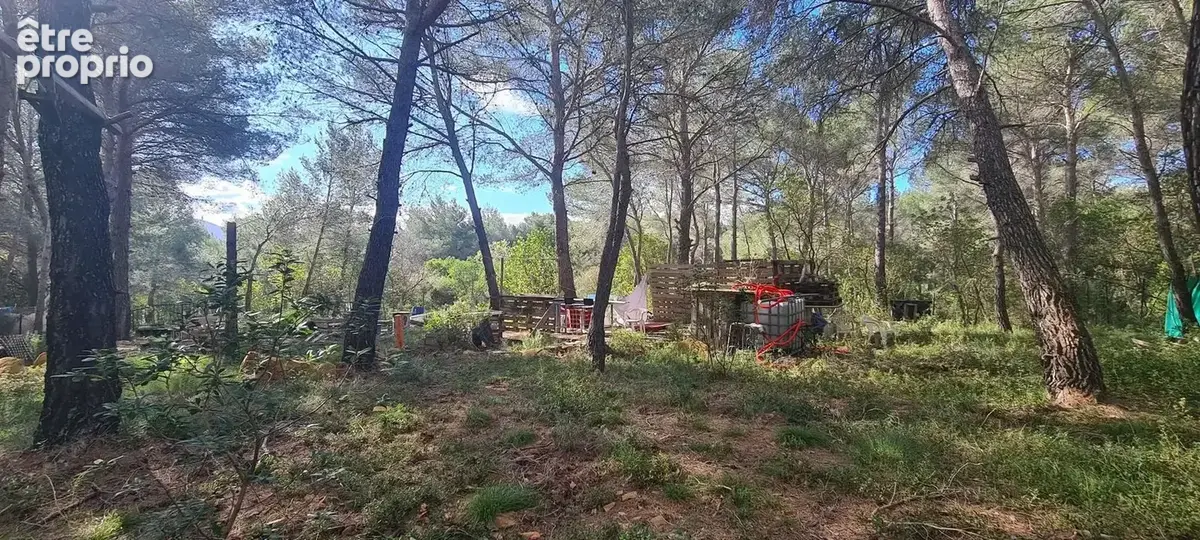 LE BEAUSSET-TERRAIN 690M²-NON CONSTRUCTIBLE-A VENDRE-NATURE ET