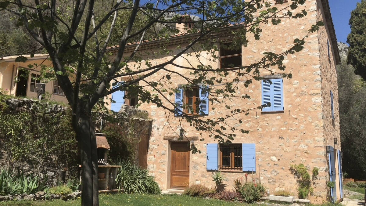 Maison à GOURDON