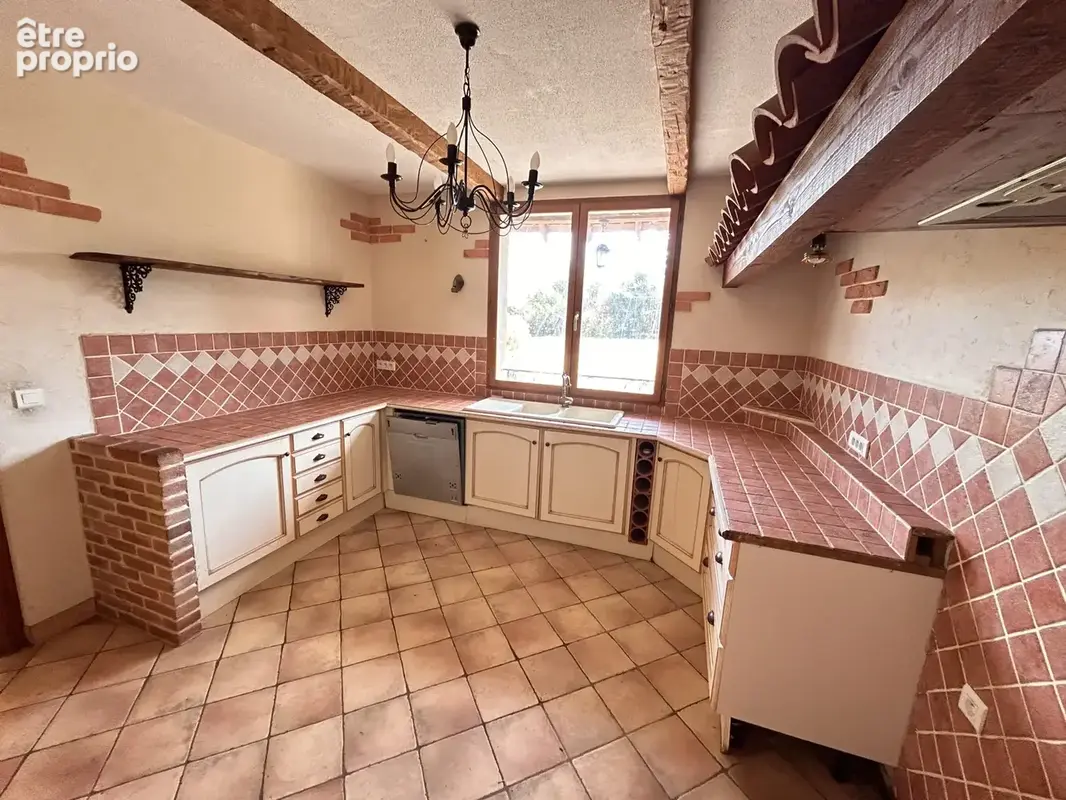 Maison 7 pièces 170 m² à vendre à Charlieu (42190) - photo 9