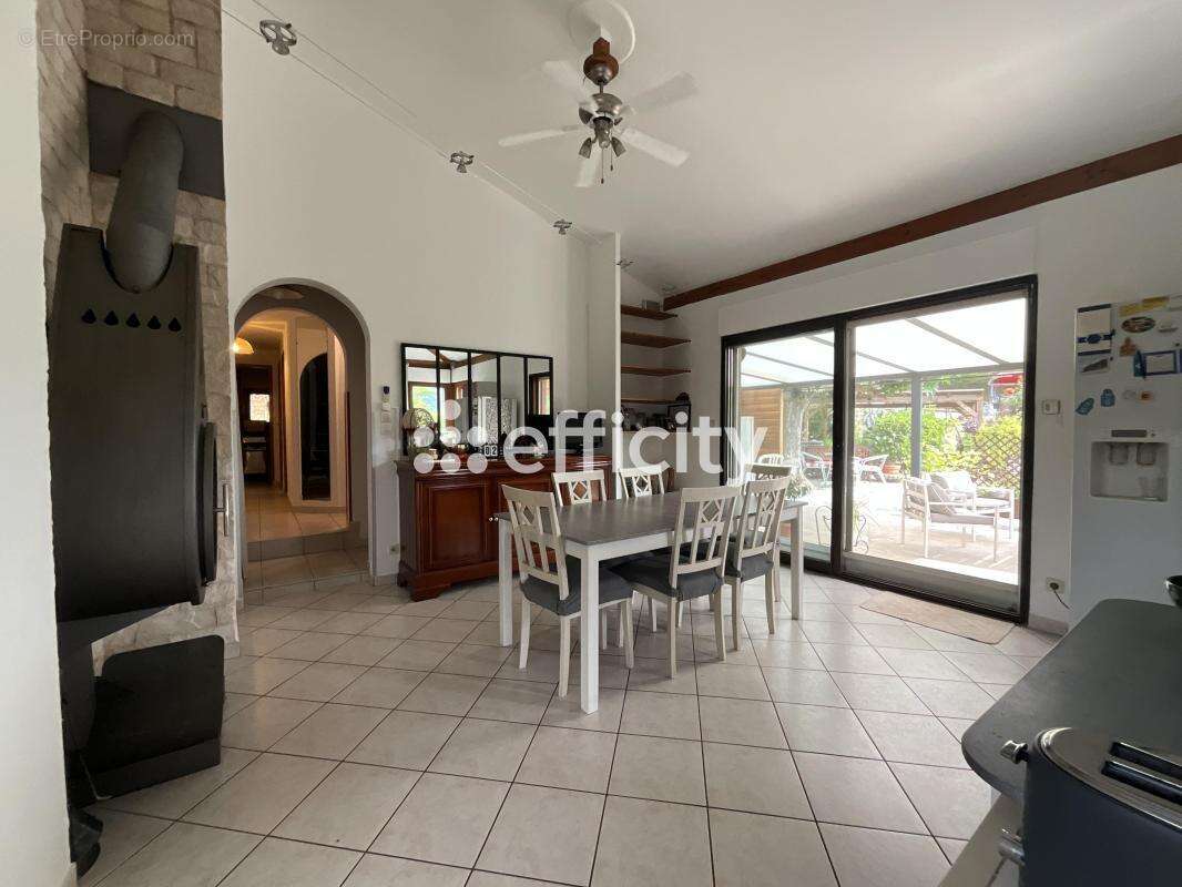 Maison 178 m² à Flaviac  - photo 6