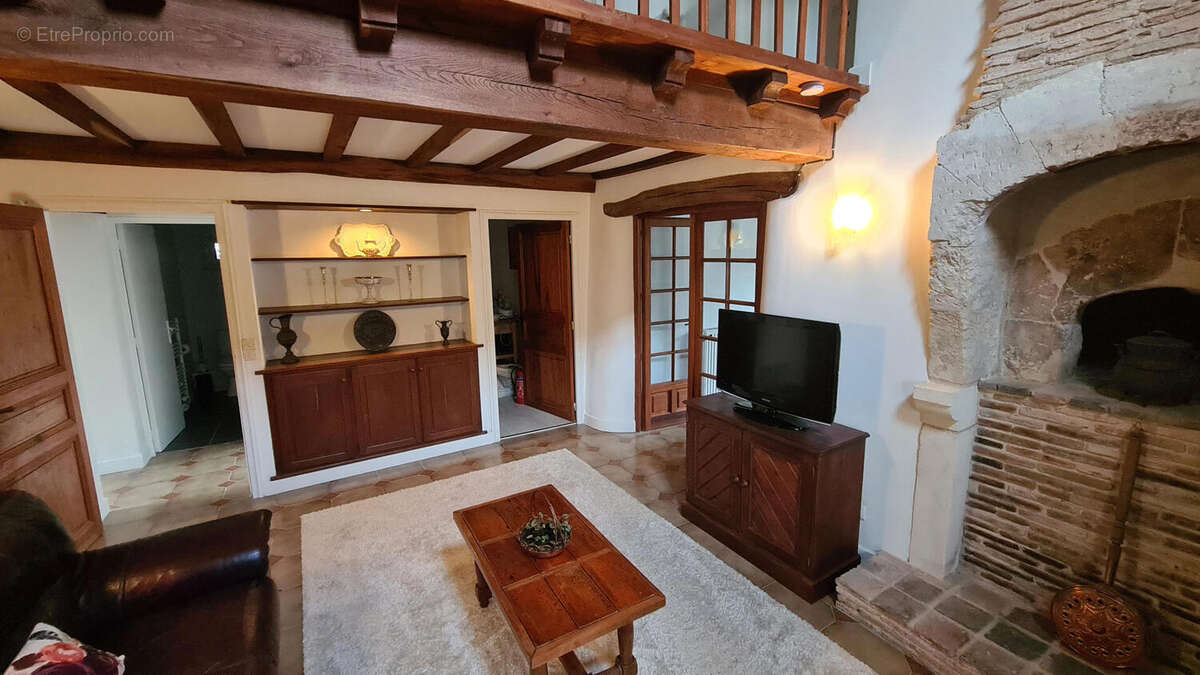 salon lower level - Maison à SAINT-ROMAIN