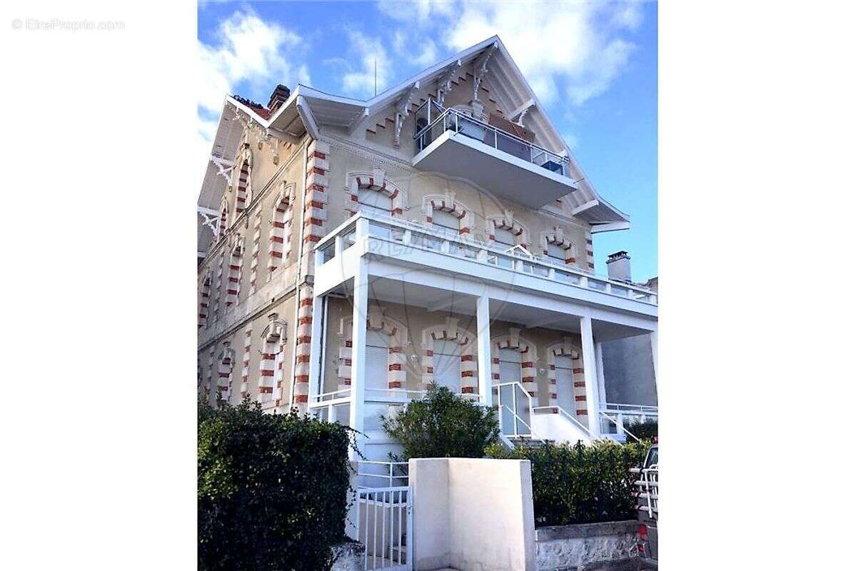 Appartement à VAUX-SUR-MER