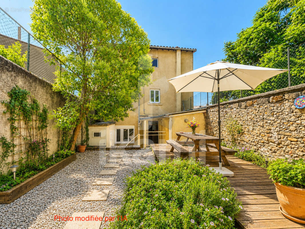 Maison à SAINT-DONAT-SUR-L'HERBASSE