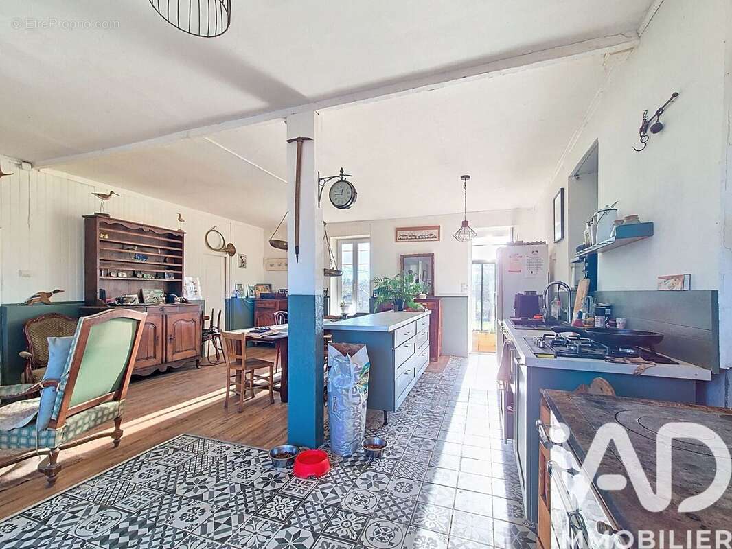 Maison 83 m² à Saint-Hilaire  - photo 2