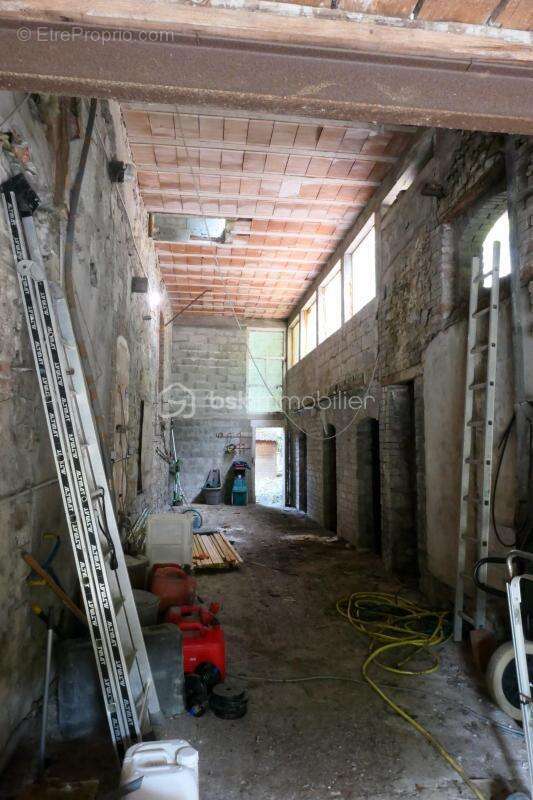 Maison à MOLIERES-SUR-CEZE