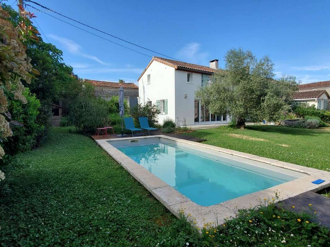 Maison à COULGENS