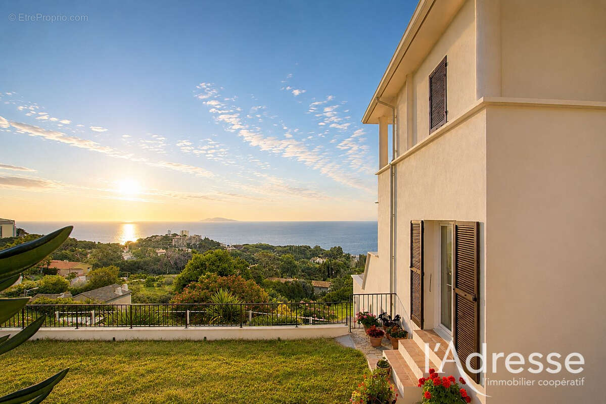 Maison BASTIA MONSERATO 6 pièces 180 m2 piscine studio indépendant - photo 8
