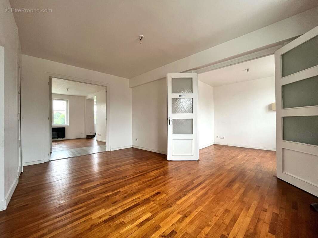 appartement : 1er étage - Appartement à BEAUGENCY