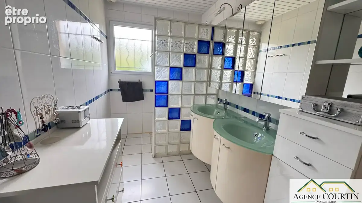 Maison familiale avec grande dépendance à Bersaillin (39)   Idéale pour un artisan ou un projet touristique - photo 10