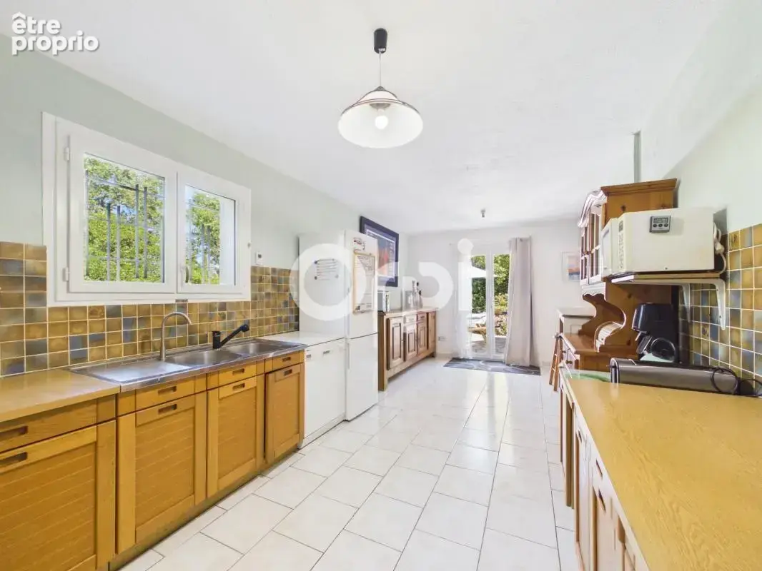 Propriete au calme absolu & sans vis-a-vis - villa sur 2 niveaux avec dependance et annexes - grand garage + bel espace de stati - photo 9