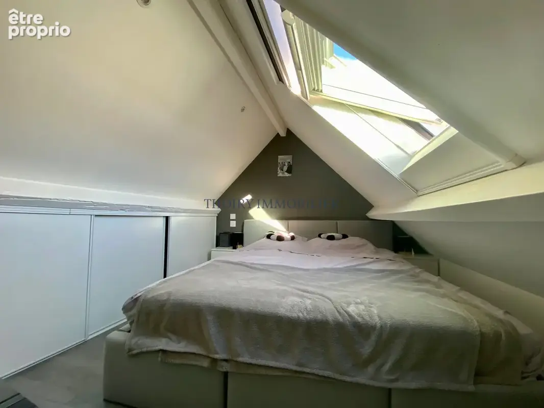 Aubergenville. Bel appartement en parfait état général de type F2 en duplex. - photo 6