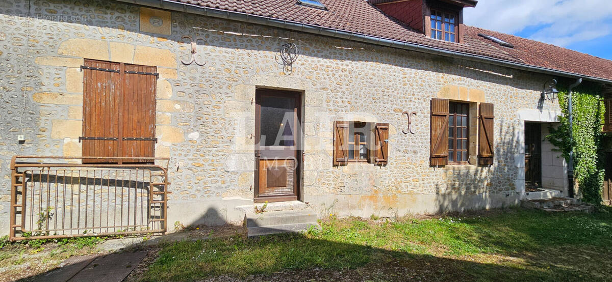 Maison à LE MENIL-GUYON