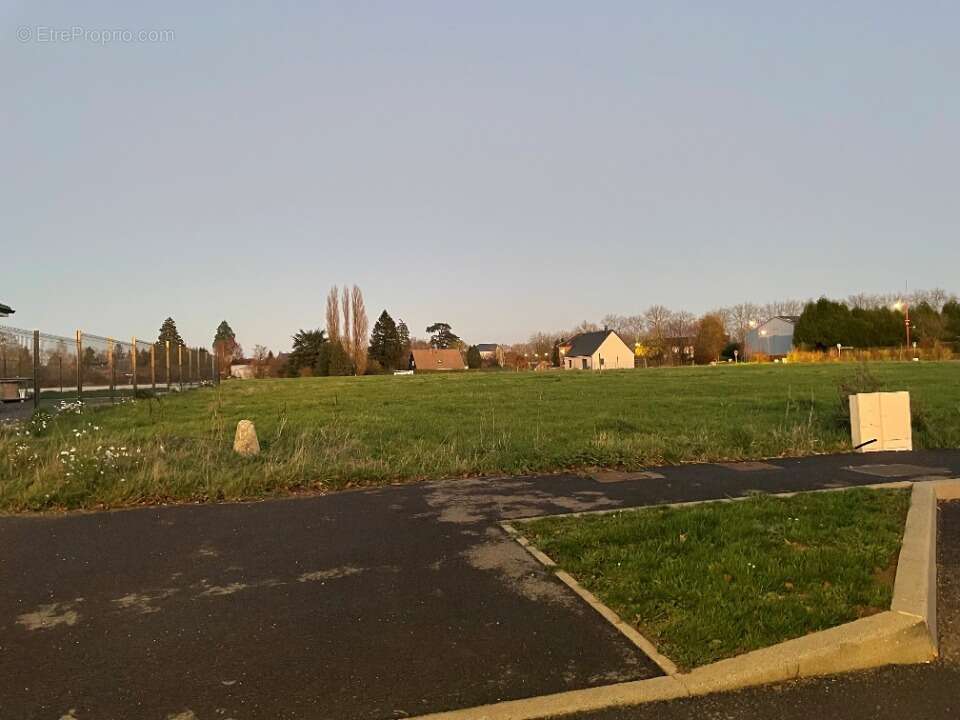 Terrain à LA CAPELLE