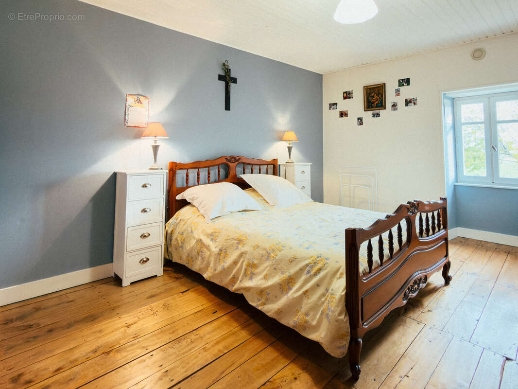 Maison à BAIGNES-SAINTE-RADEGONDE