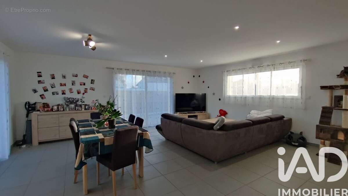 Photo 2 - Maison à LA CHAPELLE-HERMIER