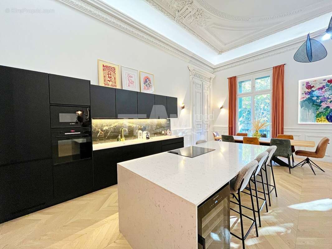 Appartement Haussmannien rénové d'exception - photo 6