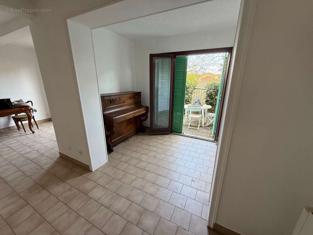 RARE sur Menton Garavan-maison mitoyenne-3 chambres-terrasses-jardin-2 parkings-grande cave-vue mer vieille vi - photo 22