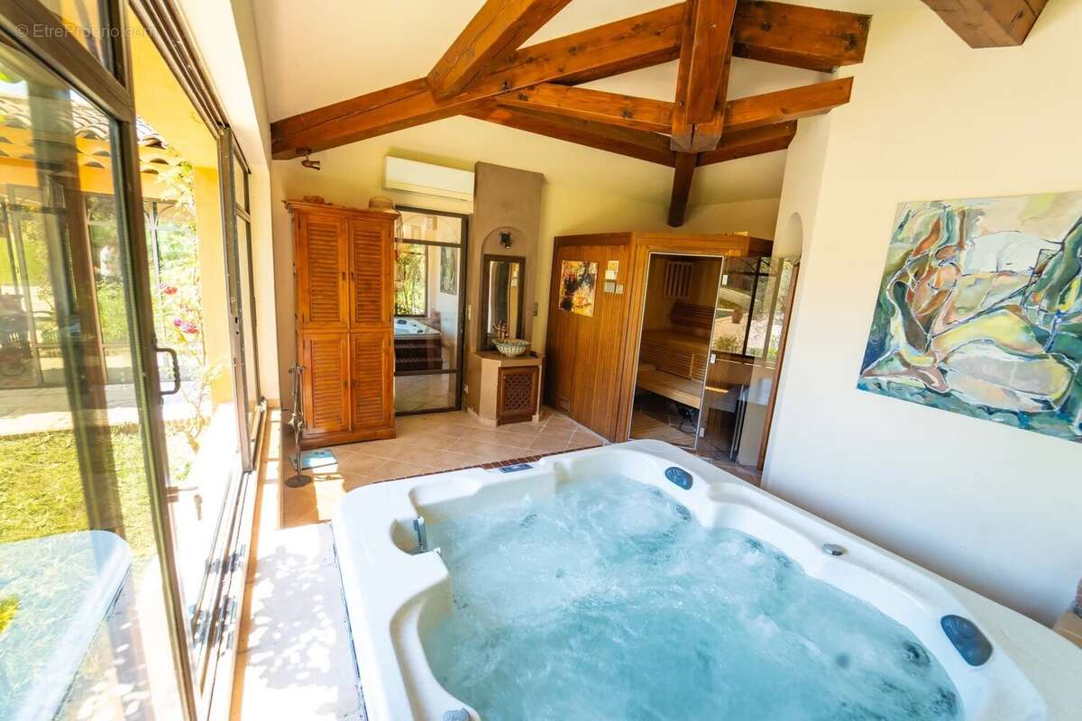 Maison à SAINT-MARC-JAUMEGARDE