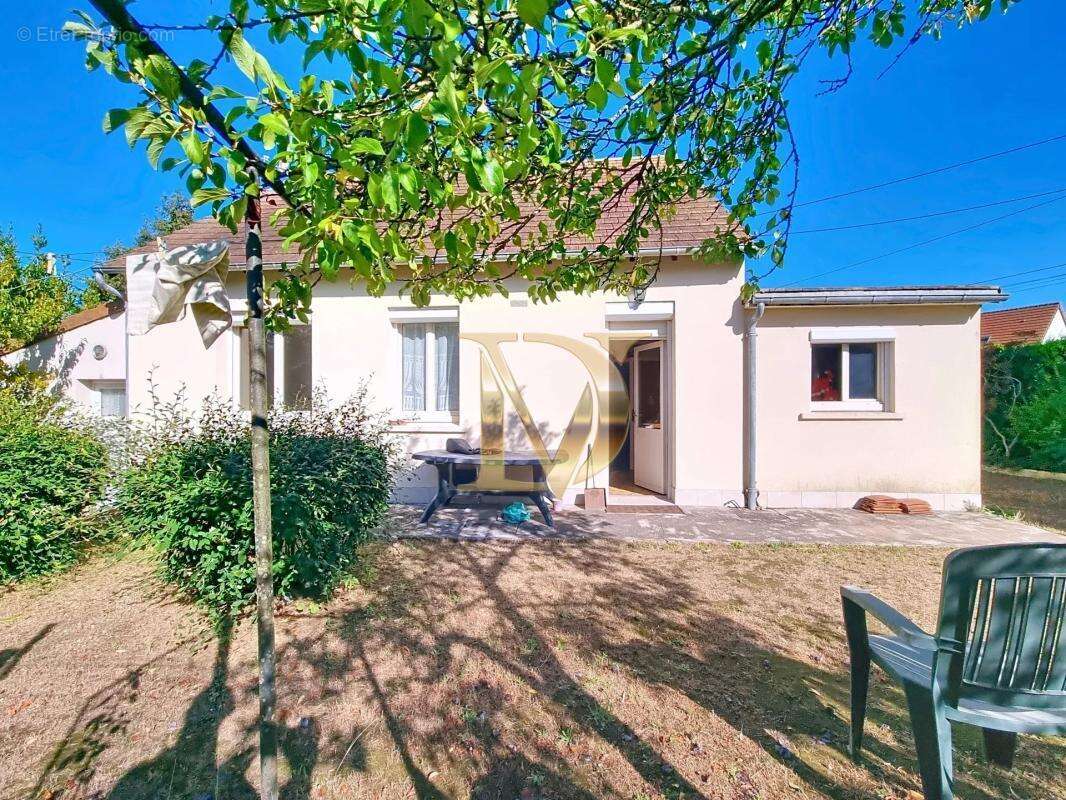 Maison à MONTLOUIS-SUR-LOIRE