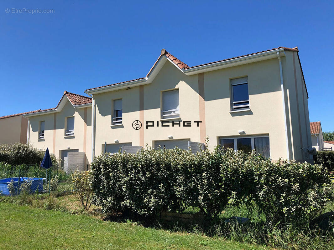 Maison à MONTREJEAU