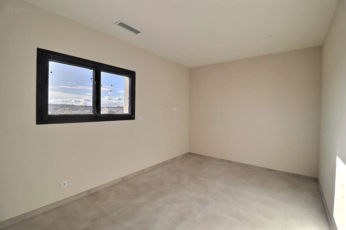 Maison à GALLARGUES-LE-MONTUEUX