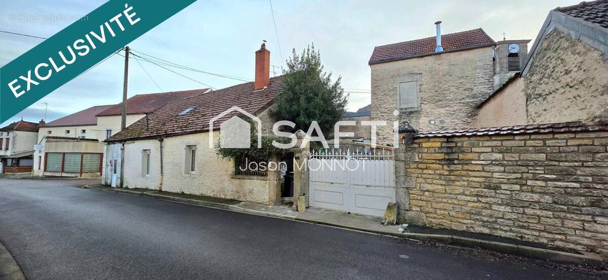 Photo 1 - Maison à SAINTE-COLOMBE-SUR-SEINE