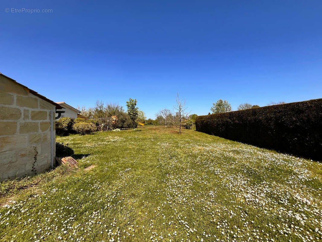 Maison à SAINT-CAPRAIS-DE-BORDEAUX