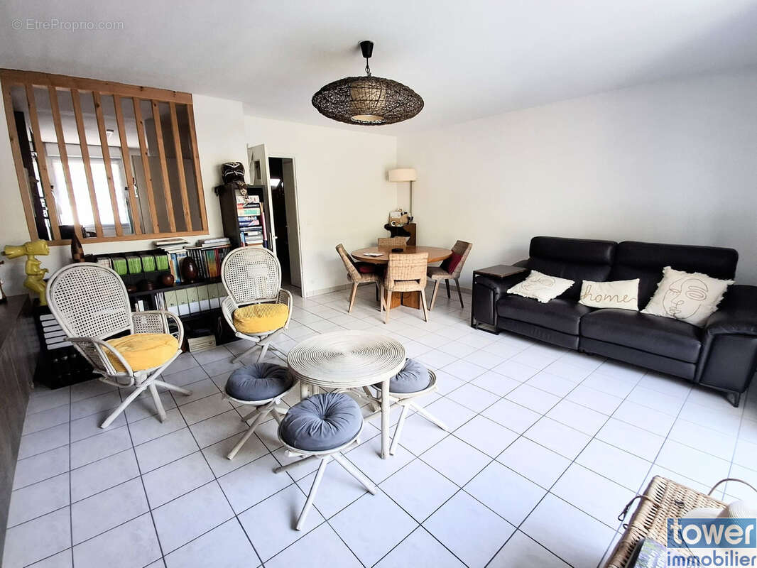 Maison de ville avec terrasse et stationnements privatifs en plein cœur de Villenave-d’Ornon - photo 2