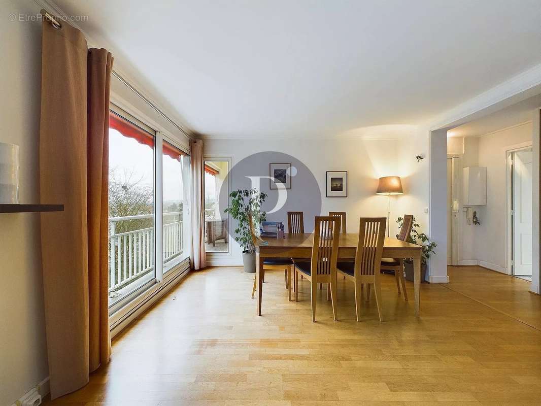 Appartement à FRESNES