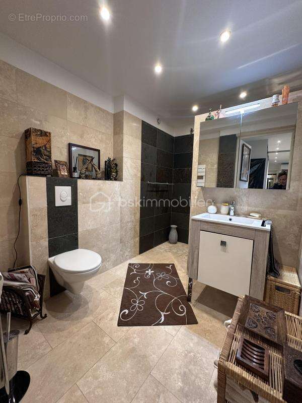 Maison à SAINT-LAURENT-DU-VAR