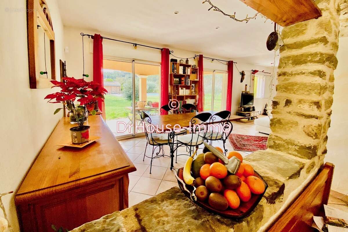 Maison à SAINT-HILAIRE