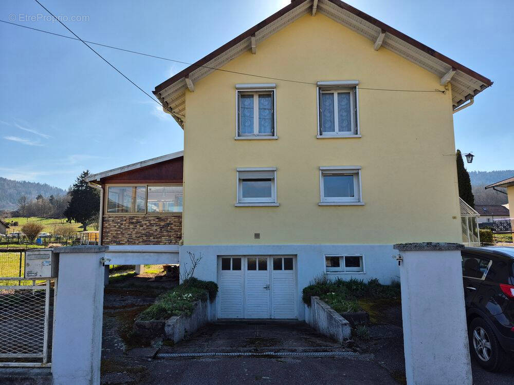 Maison à LE THILLOT