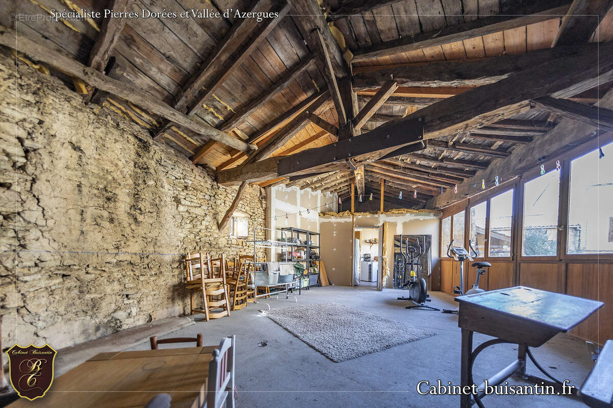 Maison en pierre de caractère : alliance du charme et du potentiel - photo 15