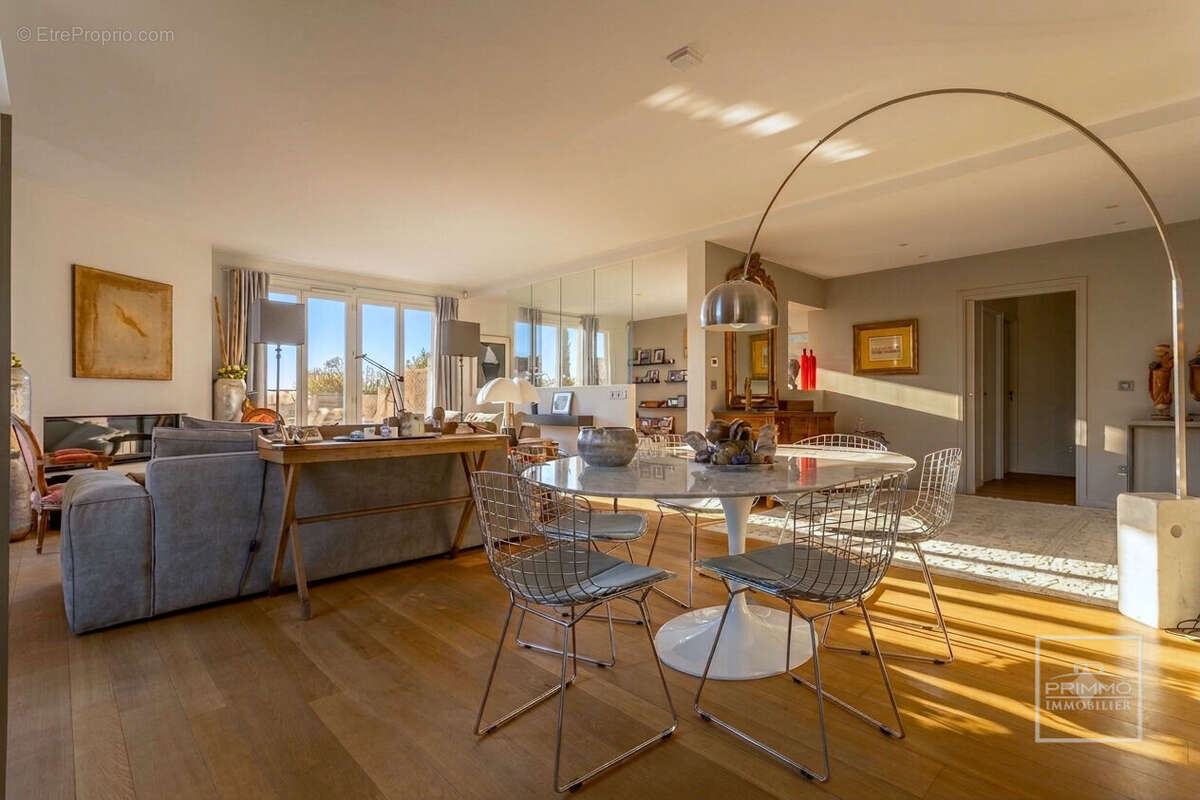 Saint Didier Au Mont D'Or, Appartement grand standing, terrasse panoramique de 136 m² - photo 4