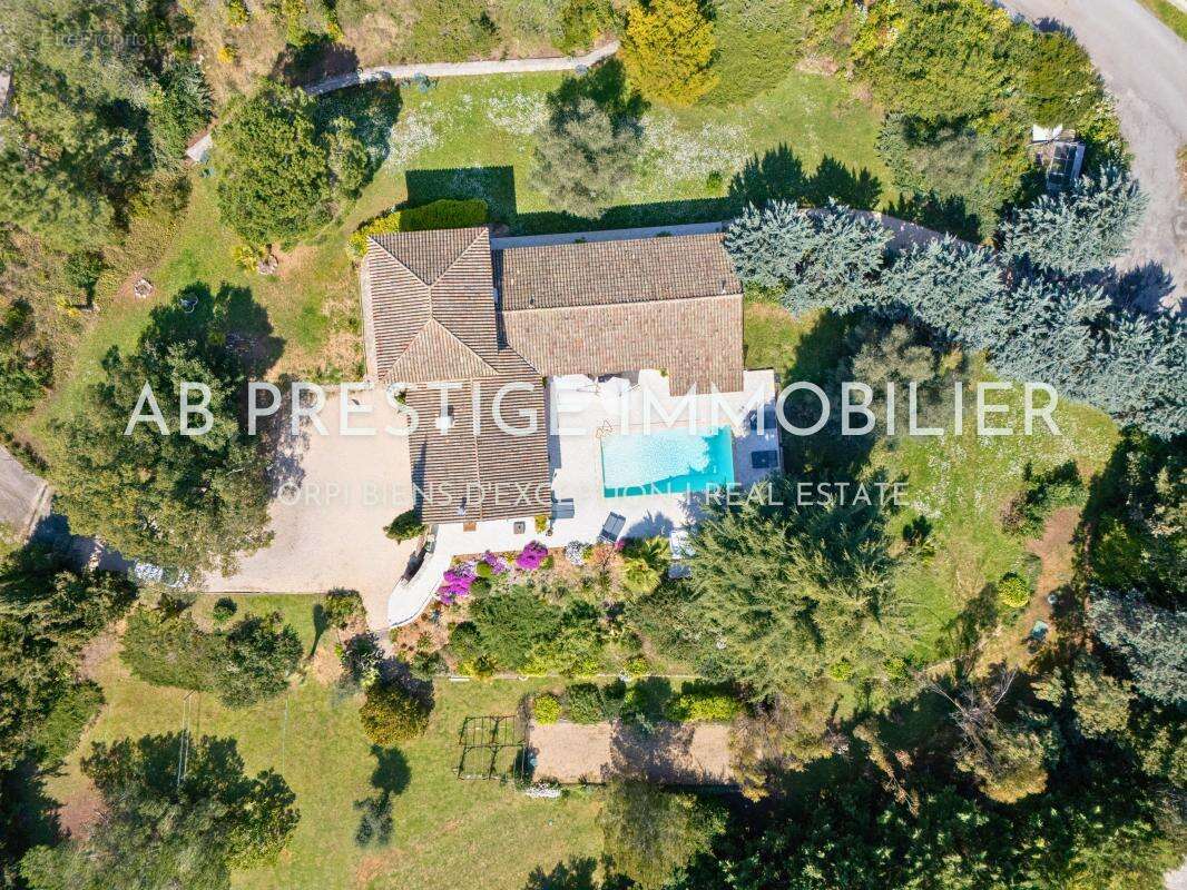 Propriété de charme - calme absolu - domaine rénové - piscine d'exception - idéal grande famille ou projets de chambres d'hôtes  - photo 43