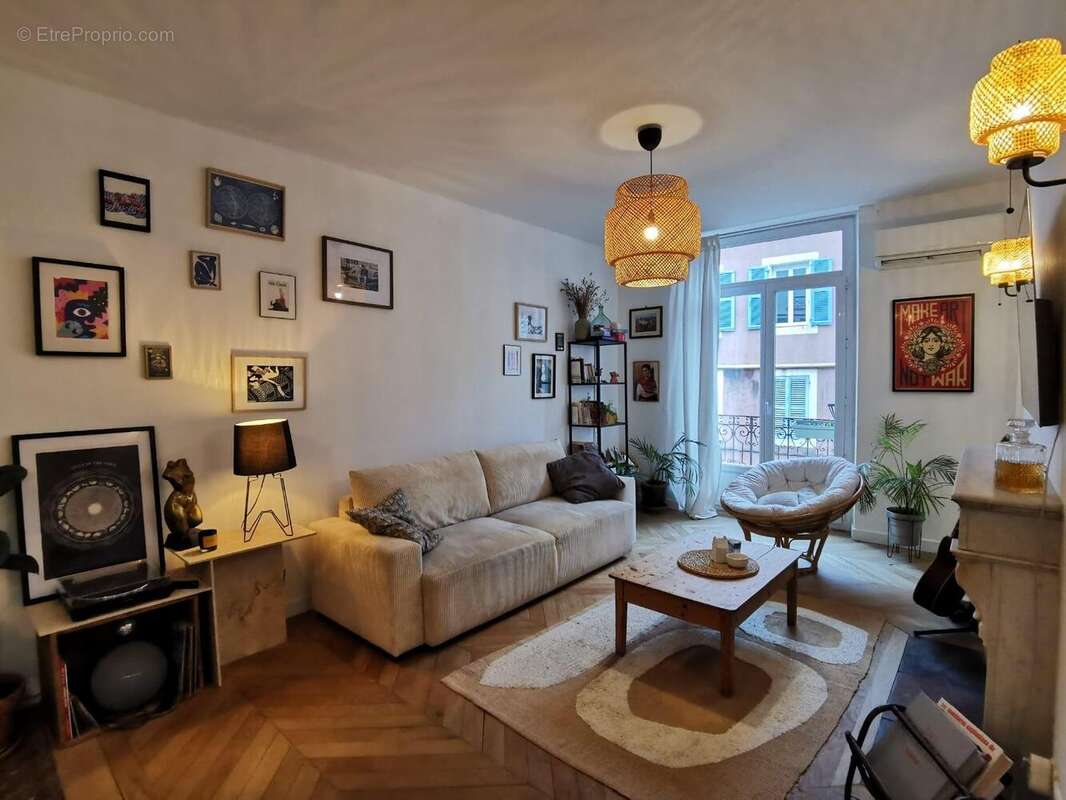   - Appartement à AUBENAS