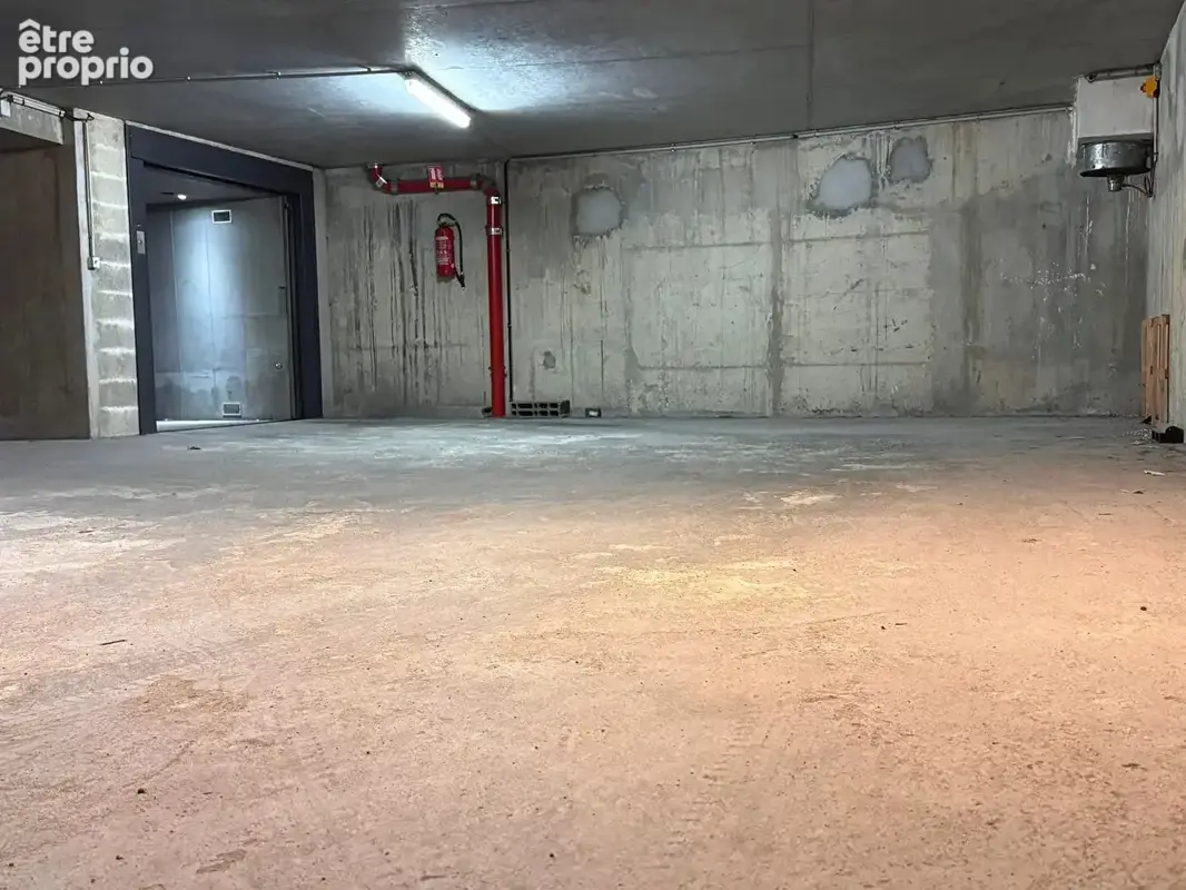 A VENDRE METRO CAMBRONNE Parking couvert 75015 Paris : - photo 2