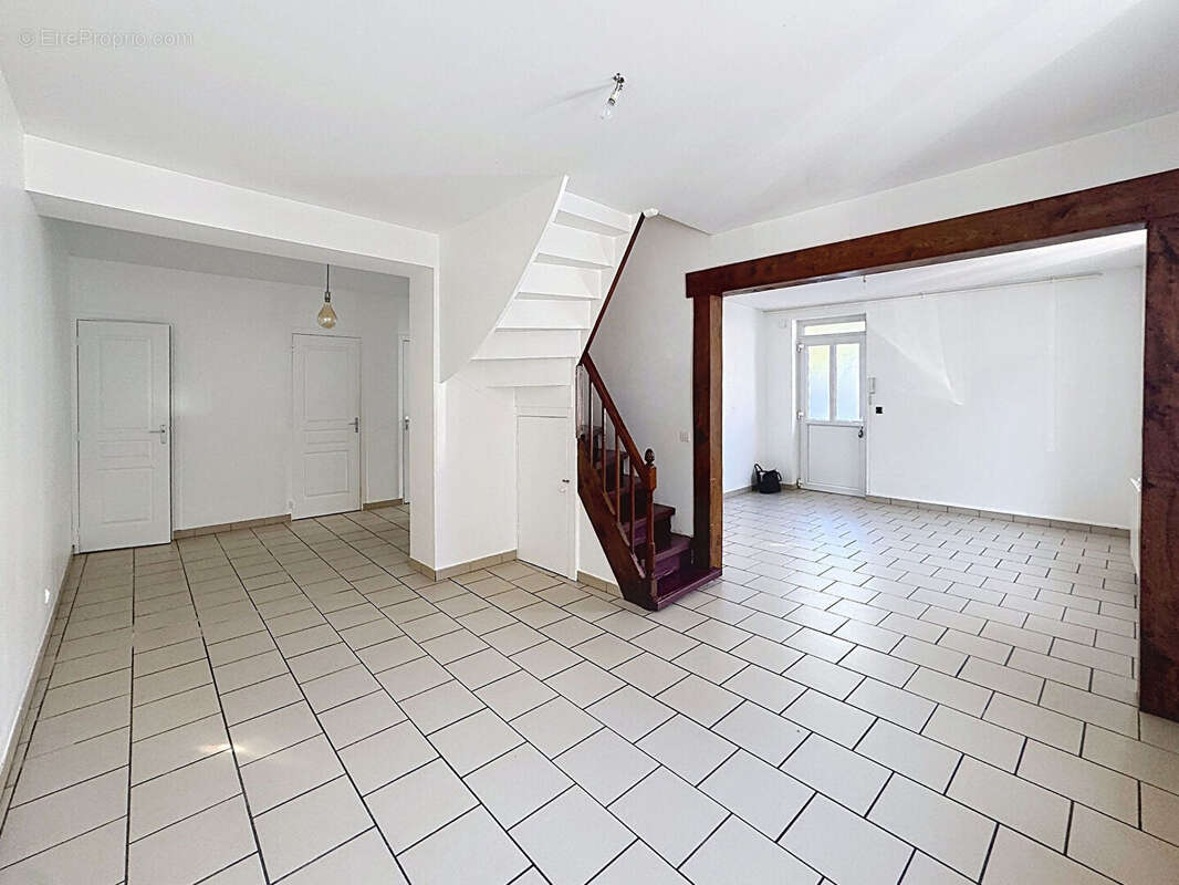Proche plage et quartier Bénédictine Maison avec 3 chambres et 2 stationnements privés - photo 3
